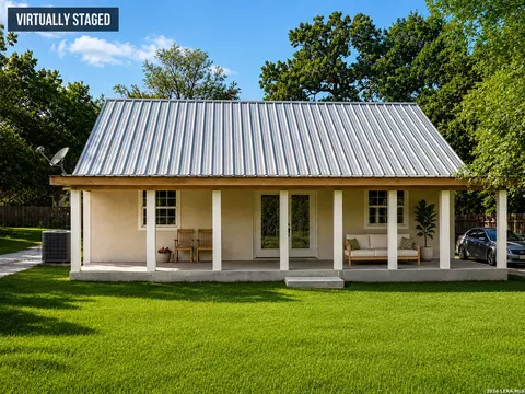 21825 Priest Rd, Elmendorf, TX 78112