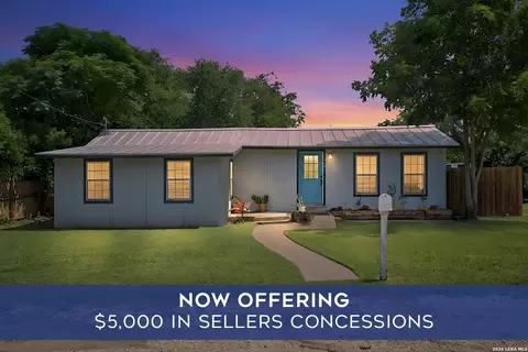 218 Kelly St, Center Point, TX 78010
