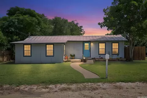 218 Kelly St, Center Point, TX 78010