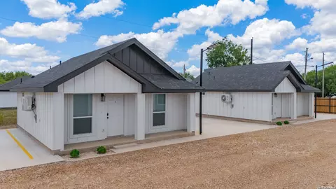 Exterior - 221 Dub Dr, Eagle Pass, TX 78852 photo 4 of 6