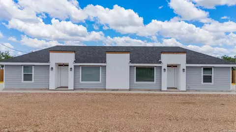 Exterior - 221 Dub Dr, Eagle Pass, TX 78852 photo 2 of 6