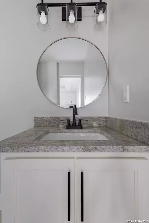 Bath - 221 Dub Dr, Eagle Pass, TX 78852 photo 4 of 5