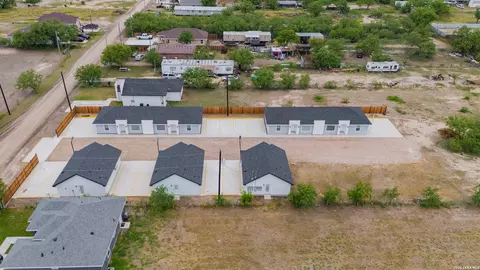 View/Area - 221 Dub Dr, Eagle Pass, TX 78852 photo 2 of 3