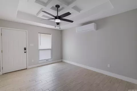 Living - 221 Dub Dr, Eagle Pass, TX 78852 photo 3 of 4