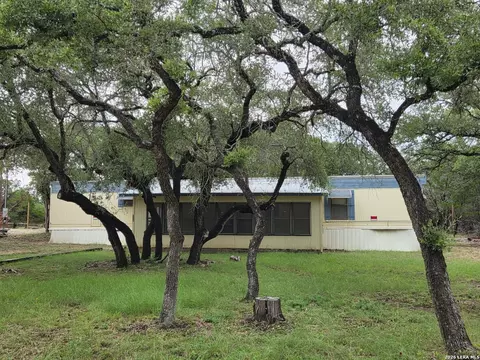 115 Timberline Dr, Bandera, TX 78003