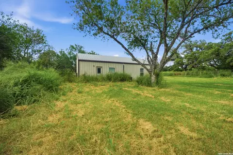Other - 909 County Road 669, Devine, TX 78016 photo 2 of 9