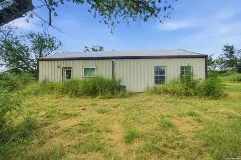 Other - 909 County Road 669, Devine, TX 78016 photo 3 of 9