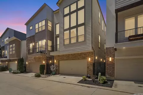 3831 Harry Wurzbach Rd 4, San Antonio, TX 78209
