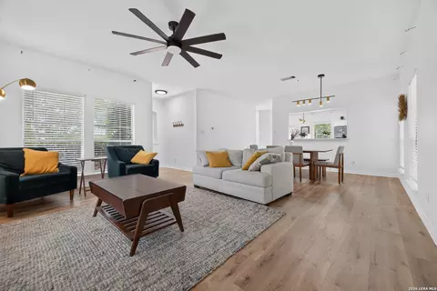 8811 Pavilion Pl, San Antonio, TX 78250