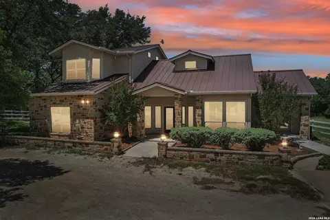 519 N Brasstown Dr, Blanco, TX 78606