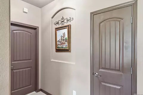Entry Way - 612 Jack Nickolaus Dr, Devine, TX 78016 photo 5 of 5