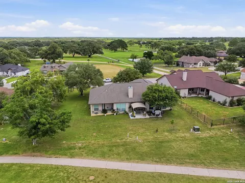 View/Area - 612 Jack Nickolaus Dr, Devine, TX 78016 photo 4 of 7
