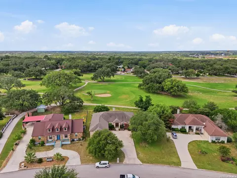 View/Area - 612 Jack Nickolaus Dr, Devine, TX 78016 photo 1 of 7