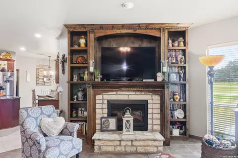 Living - 612 Jack Nickolaus Dr, Devine, TX 78016 photo 1 of 2