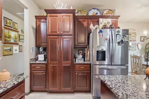 Kitchen - 612 Jack Nickolaus Dr, Devine, TX 78016 photo 3 of 3