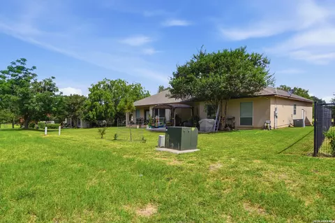 Exterior - 612 Jack Nickolaus Dr, Devine, TX 78016 photo 6 of 7