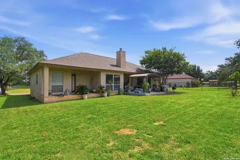 Other - 612 Jack Nickolaus Dr, Devine, TX 78016 photo 4 of 5