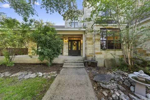 211 Bentwood Dr, Spring Branch, TX 78070