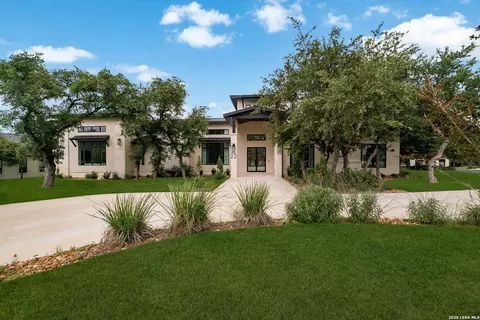 22 Saxby Gln, San Antonio, TX 78257