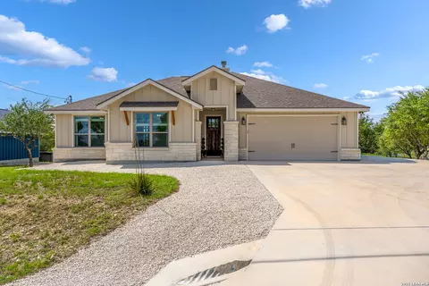 876 Primrose Path, Canyon Lake, TX 78133