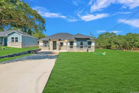 1363 Canyon Edge, Canyon Lake, TX 78133