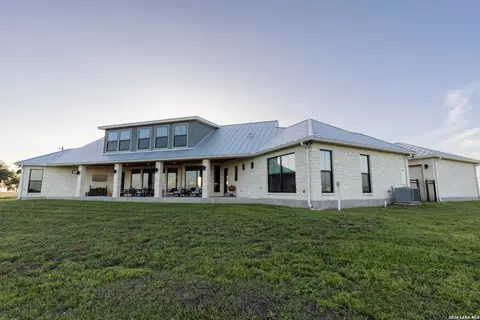457 Branch Rd, Seguin, TX 78155