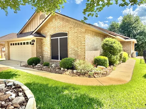 1217 Victory, Kerrville, TX 78028