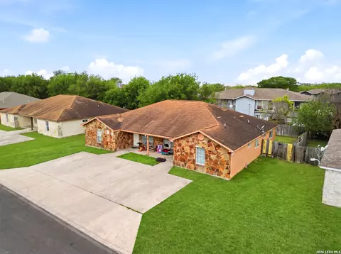 7557 Oak Chase, San Antonio, TX 78239