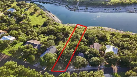 1170 Village Shore Dr, Canyon Lake, TX 78133