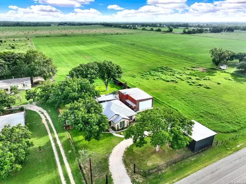 View/Area - 768 County Road 664, Devine, TX 78016 photo 3 of 4