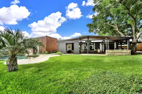 Exterior - 768 County Road 664, Devine, TX 78016 photo 1 of 16