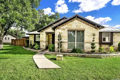 Exterior - 768 County Road 664, Devine, TX 78016 photo 12 of 16