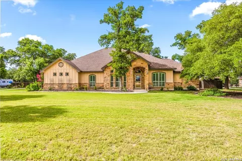 133 Copper Creek Dr, La Vernia, TX 78121