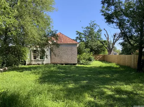 127 Fredonia St, San Antonio, TX 78203