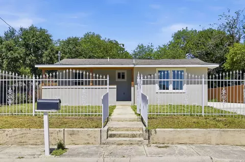 943 S San Eduardo, San Antonio, TX 78237