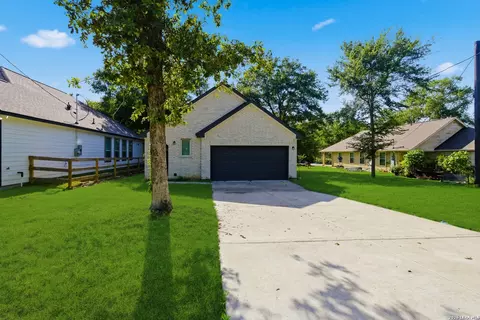Exterior - 24682 Wicklow St, Hempstead, TX 77445 photo 2 of 7