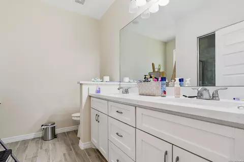 Bath - 24682 Wicklow St, Hempstead, TX 77445 photo 1 of 4