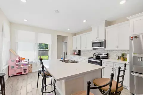 Kitchen - 24682 Wicklow St, Hempstead, TX 77445 photo 2 of 3