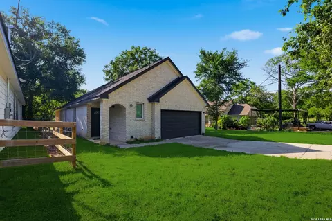 Exterior - 24682 Wicklow St, Hempstead, TX 77445 photo 4 of 7