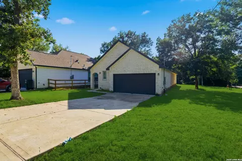 Exterior - 24682 Wicklow St, Hempstead, TX 77445 photo 3 of 7
