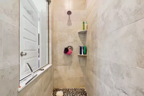 Bath - 24682 Wicklow St, Hempstead, TX 77445 photo 2 of 4