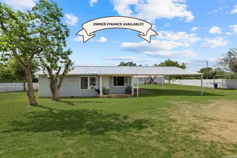 13950 Ih 35, Moore, TX 78057