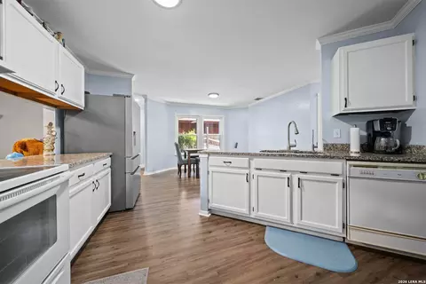 6970 Country Dawn, San Antonio, TX 78240