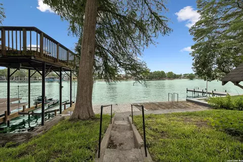 1307 Terminal Loop Rd, Mcqueeney, TX 78123 photo 2