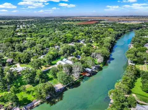 130 Rock Dove Ln, Mcqueeney, TX 78123