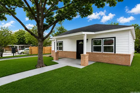 123 SW 19th St, San Antonio, TX 78207