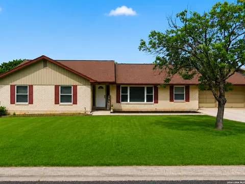 210 Poco Vista Dr, Kerrville, TX 78028