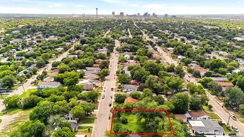 2143 E Crockett St, San Antonio, TX 78202
