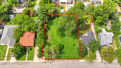 2143 E Crockett St, San Antonio, TX 78202