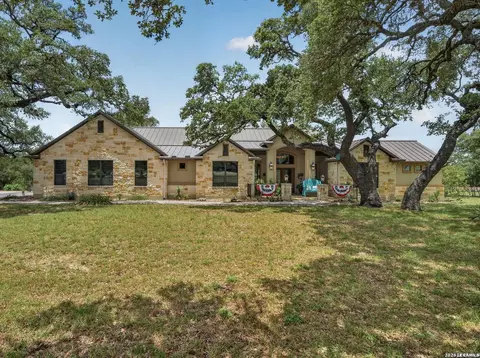 1467 Palomino Springs Dr, Bandera, TX 78003